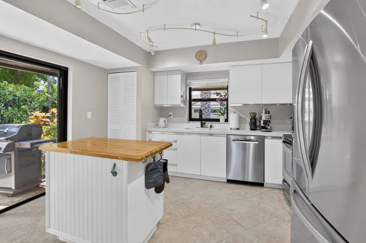 Kitchen - 2833 SW 6 St., Delray Bch