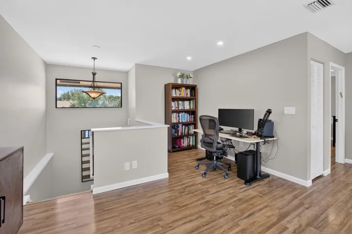Loft - 2833 SW 6 St., Delray Bch