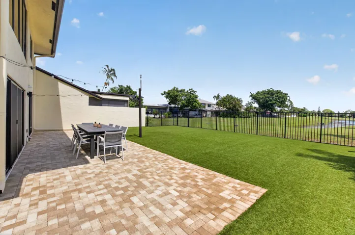 Yard - 2833 SW 6 St.