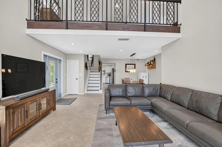 Living & Loft - 2833 SW 6 St., Delray