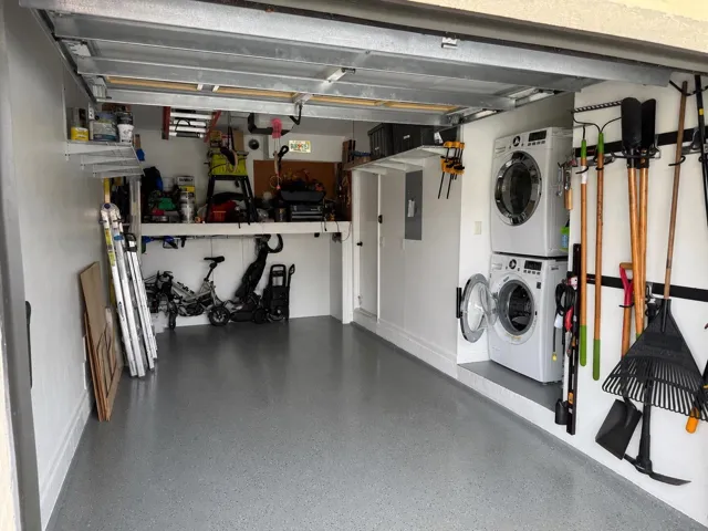 Garage - 2833 SW 6 St.