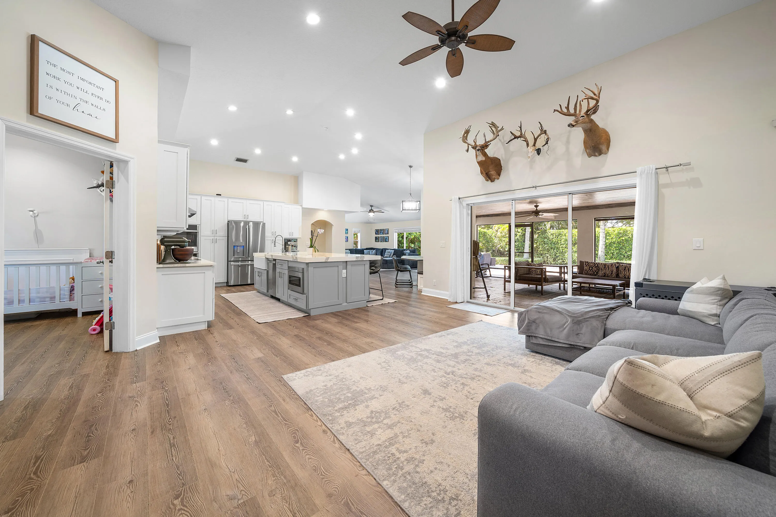 living room/ formal dinning room