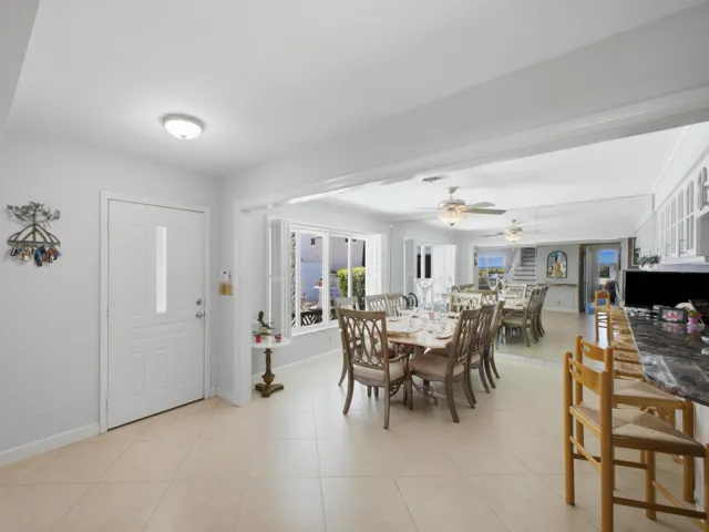 Dining Breakfast Bar
