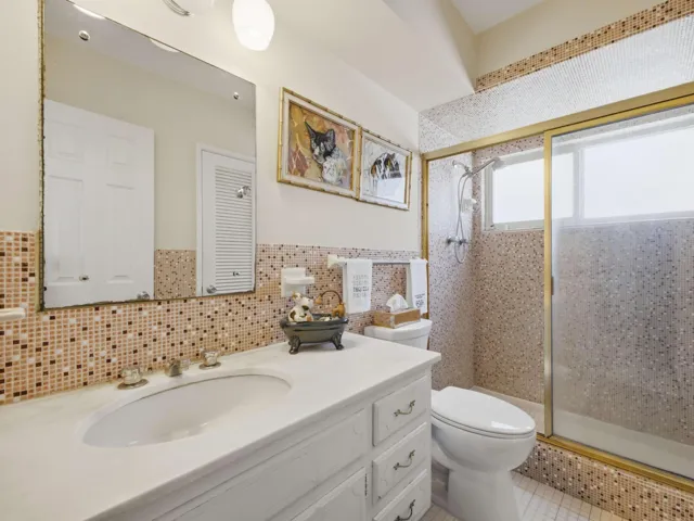 Bathroom 1st Floor