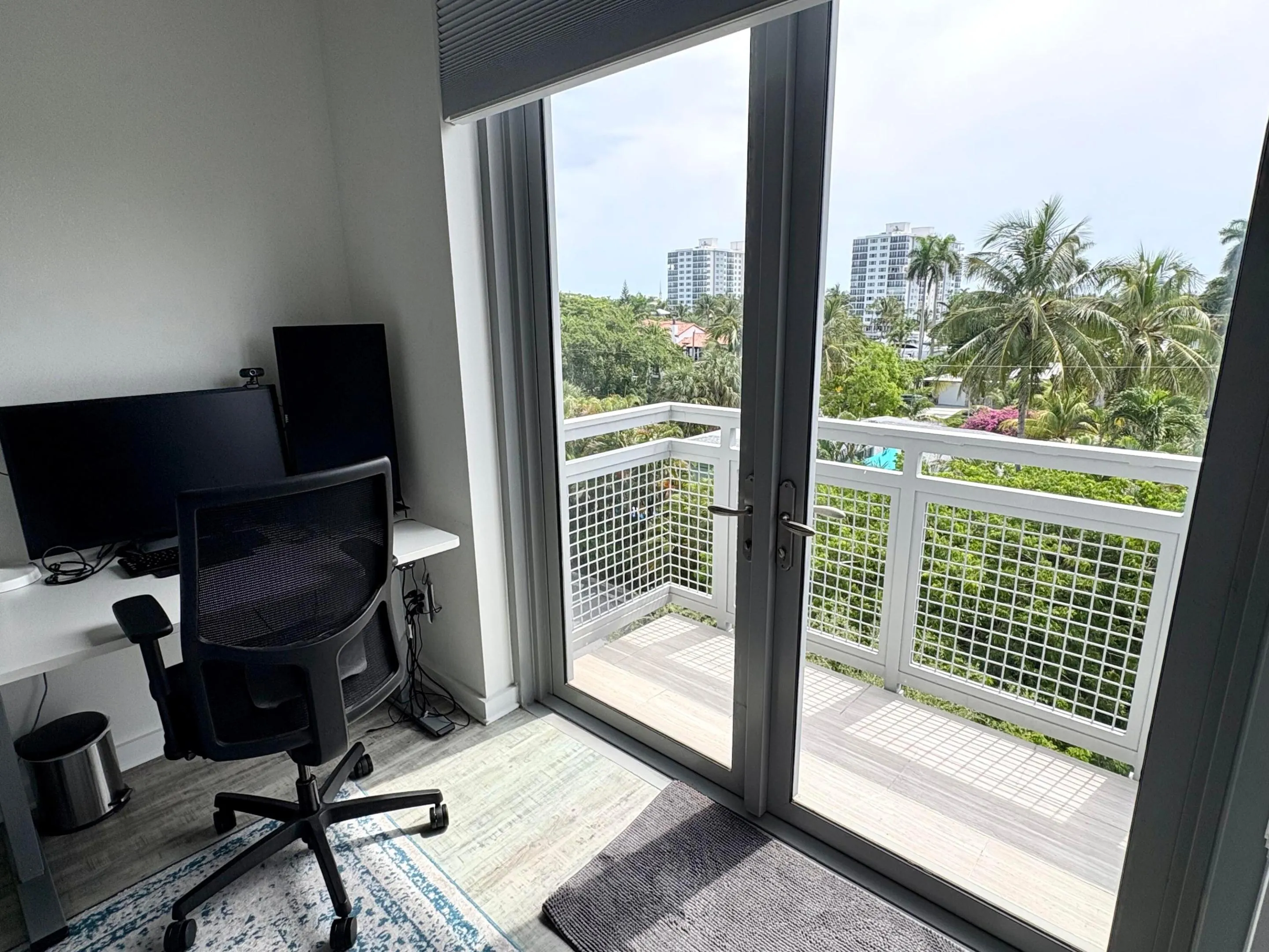 Bedroom:Balcony