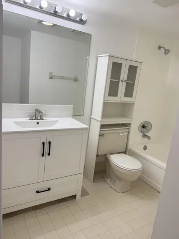 2nd bedroom bathroom