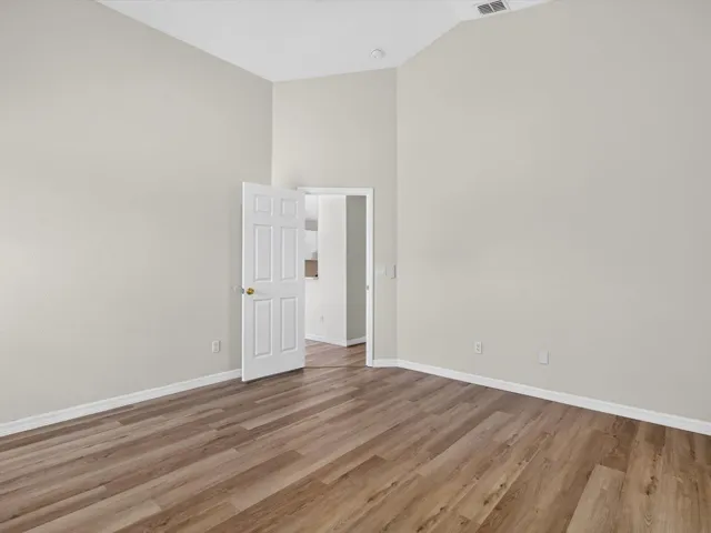 27-001 459 Halstead Dr - David Allen Pro