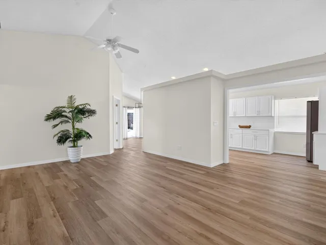 06-001 459 Halstead Dr - David Allen Pro