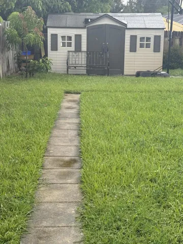 6739 BACK YARD
