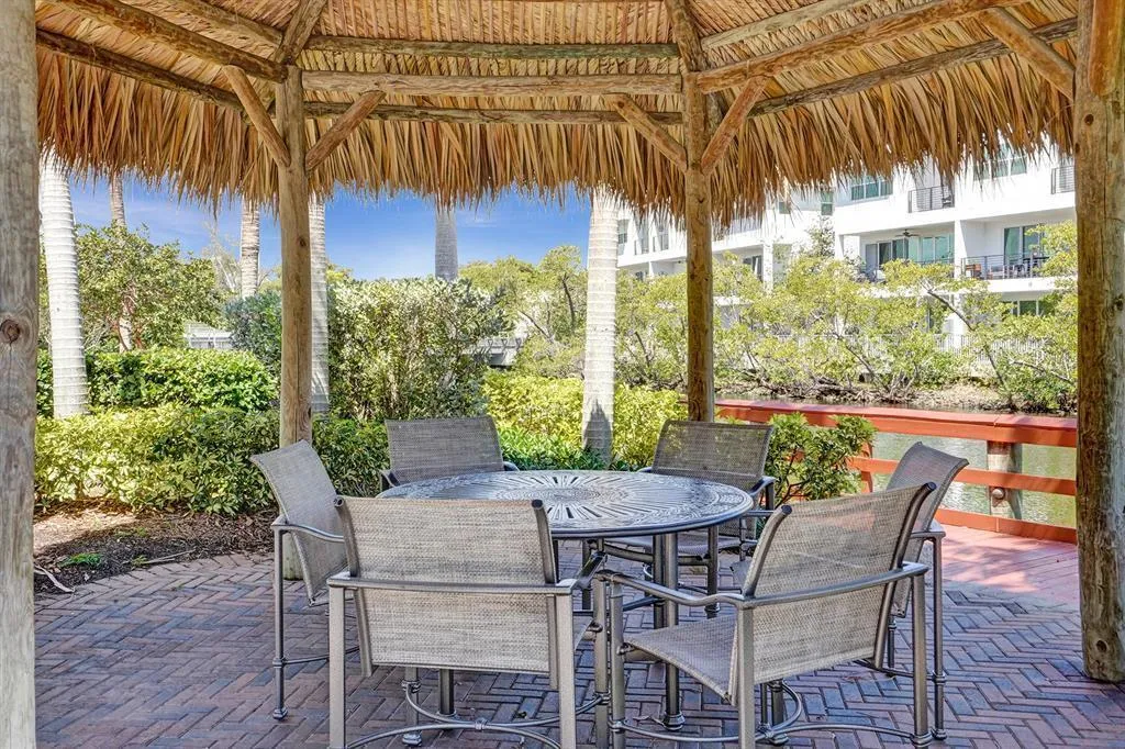 Tiki area