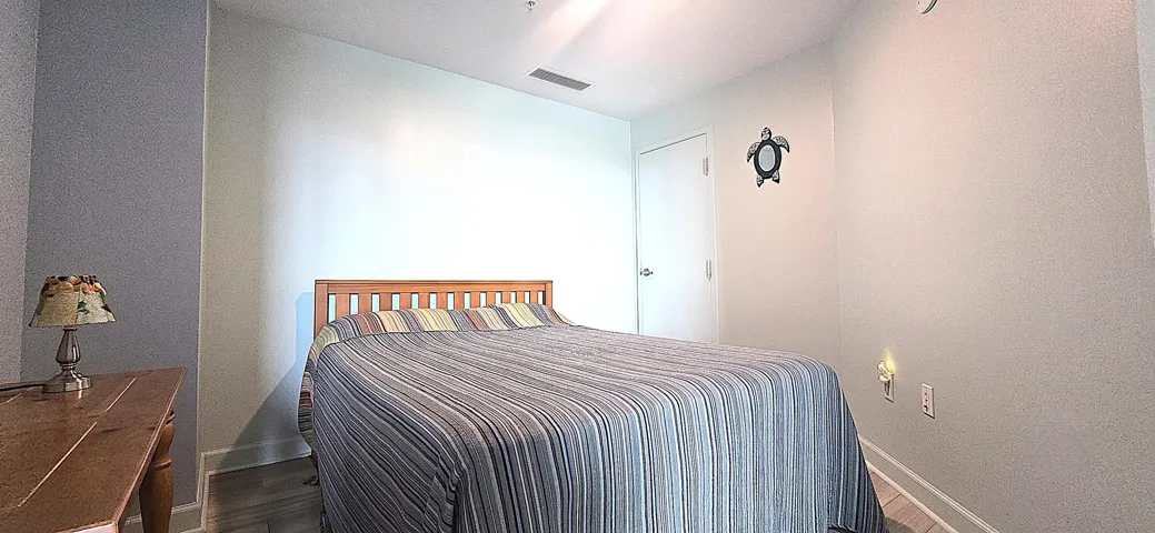 Bedroom/Den/Office