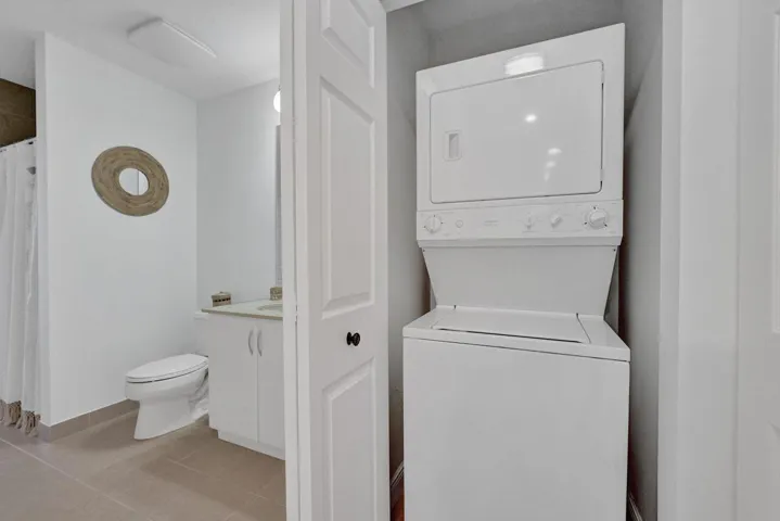 washer and dryer in unit