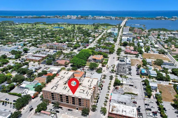 1 mile from Lake Worth Beach