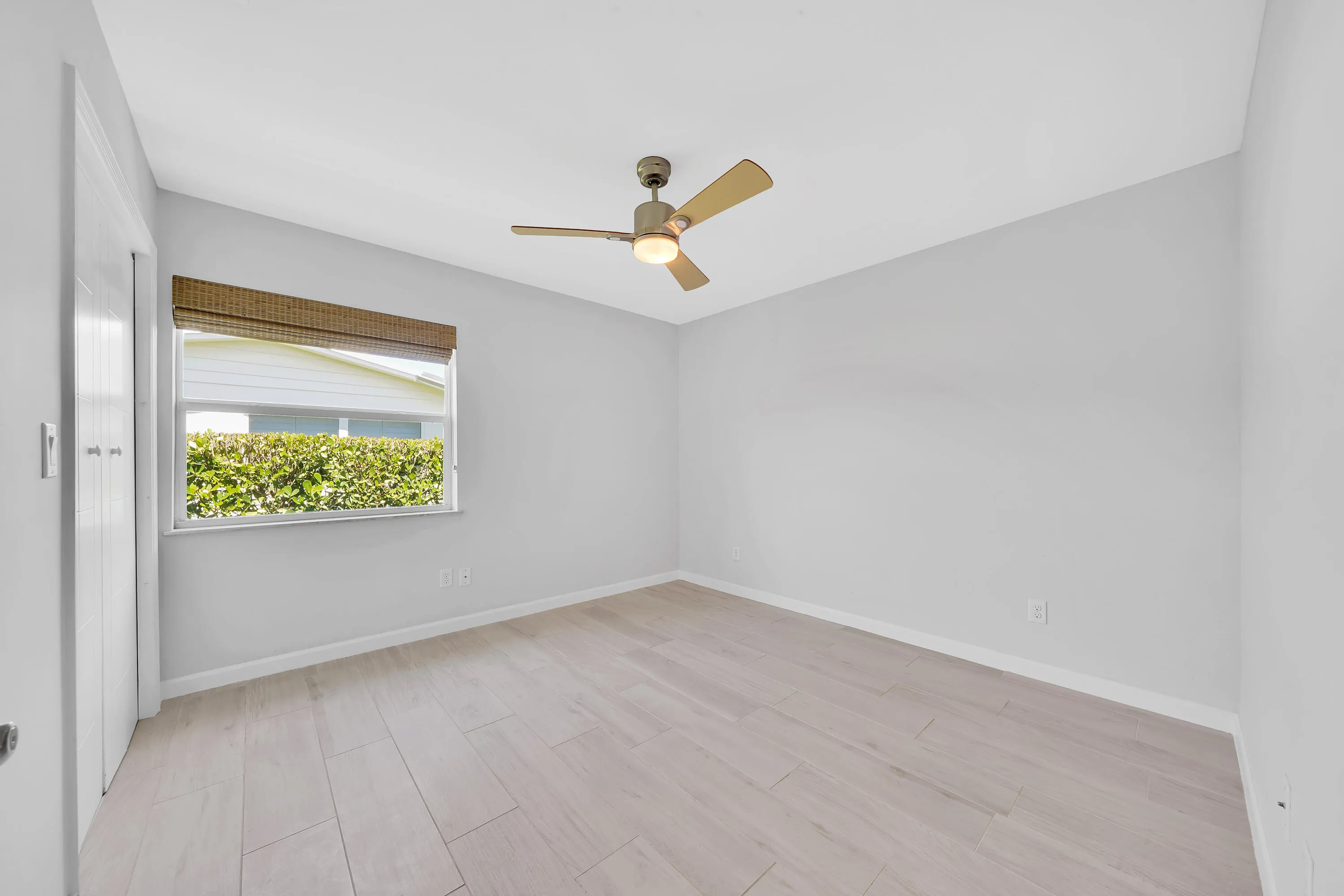 10 Guest Bedroom B (1)