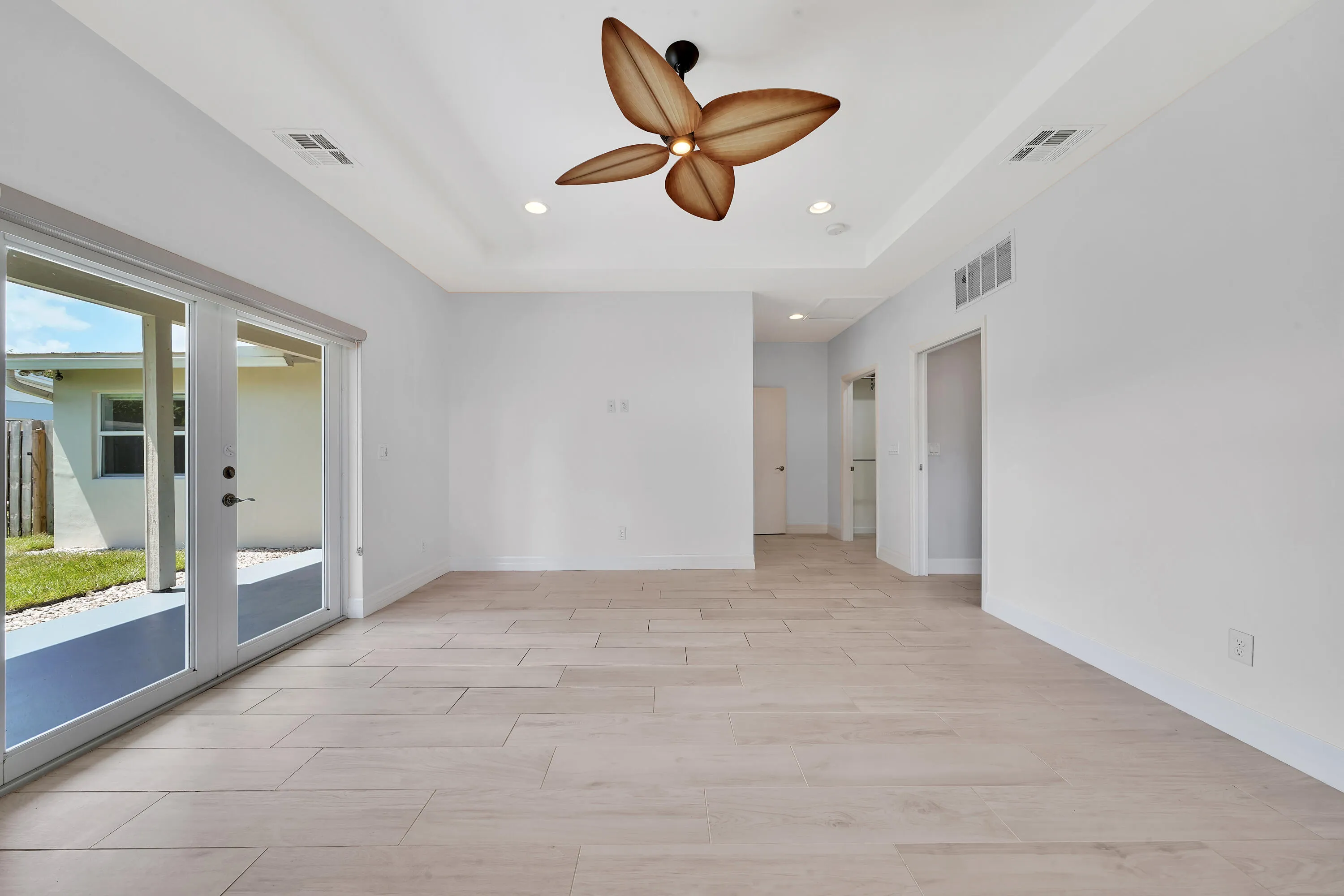 12 Master Bedroom (2)