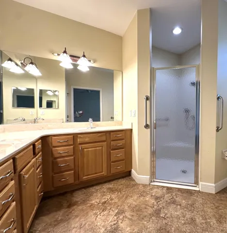 Ensuite Master Bathroom - Double Sinks
