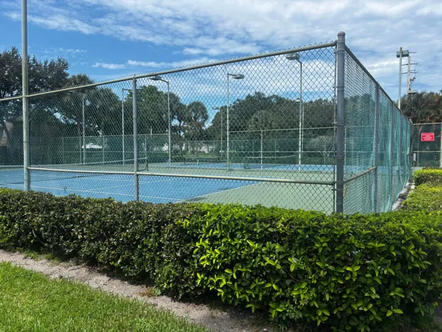 TENNIS CLUB