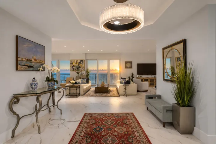 5150 N Ocean Dr 2001 006
