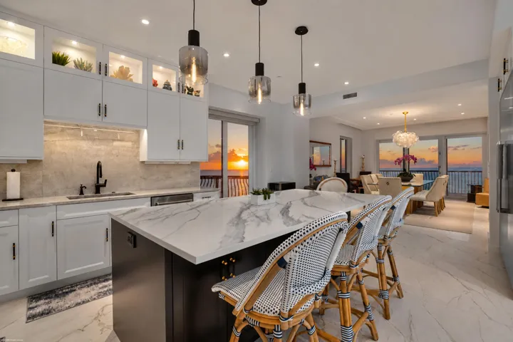 5150 N Ocean Dr 2001 014