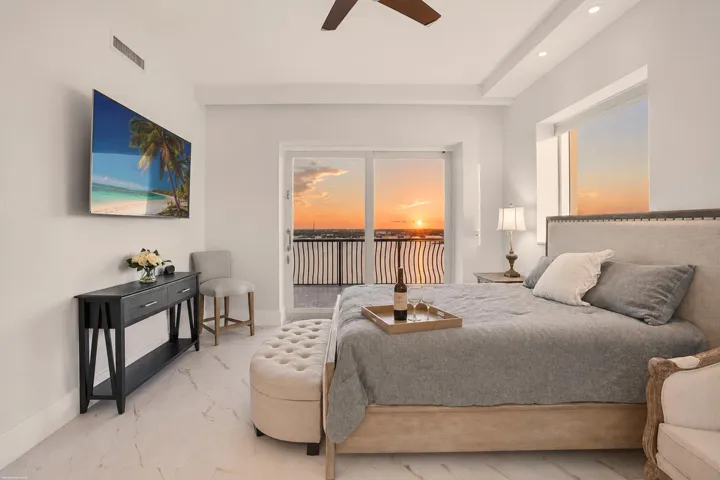 5150 N Ocean Dr 2001 034
