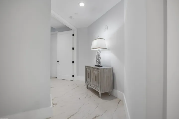 5150 N Ocean Dr 2001 025