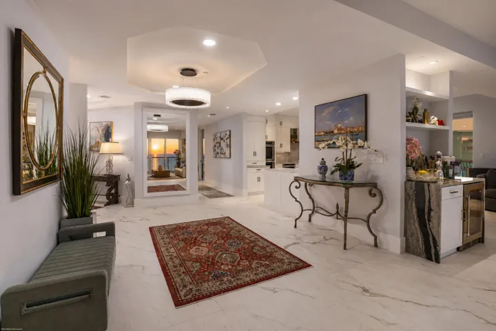 5150 N Ocean Dr 2001 007