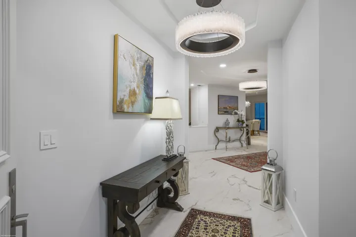 5150 N Ocean Dr 2001 004