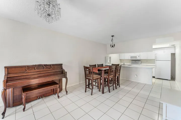 Entry/Living