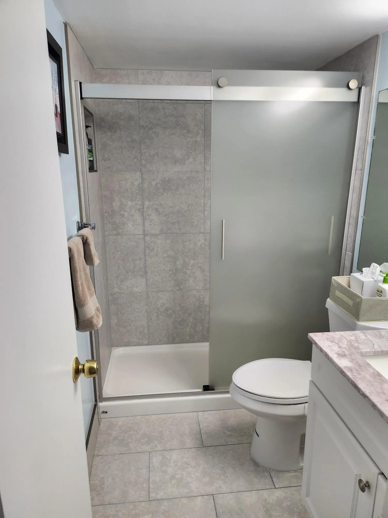74 Newport E Deerfield master bath2