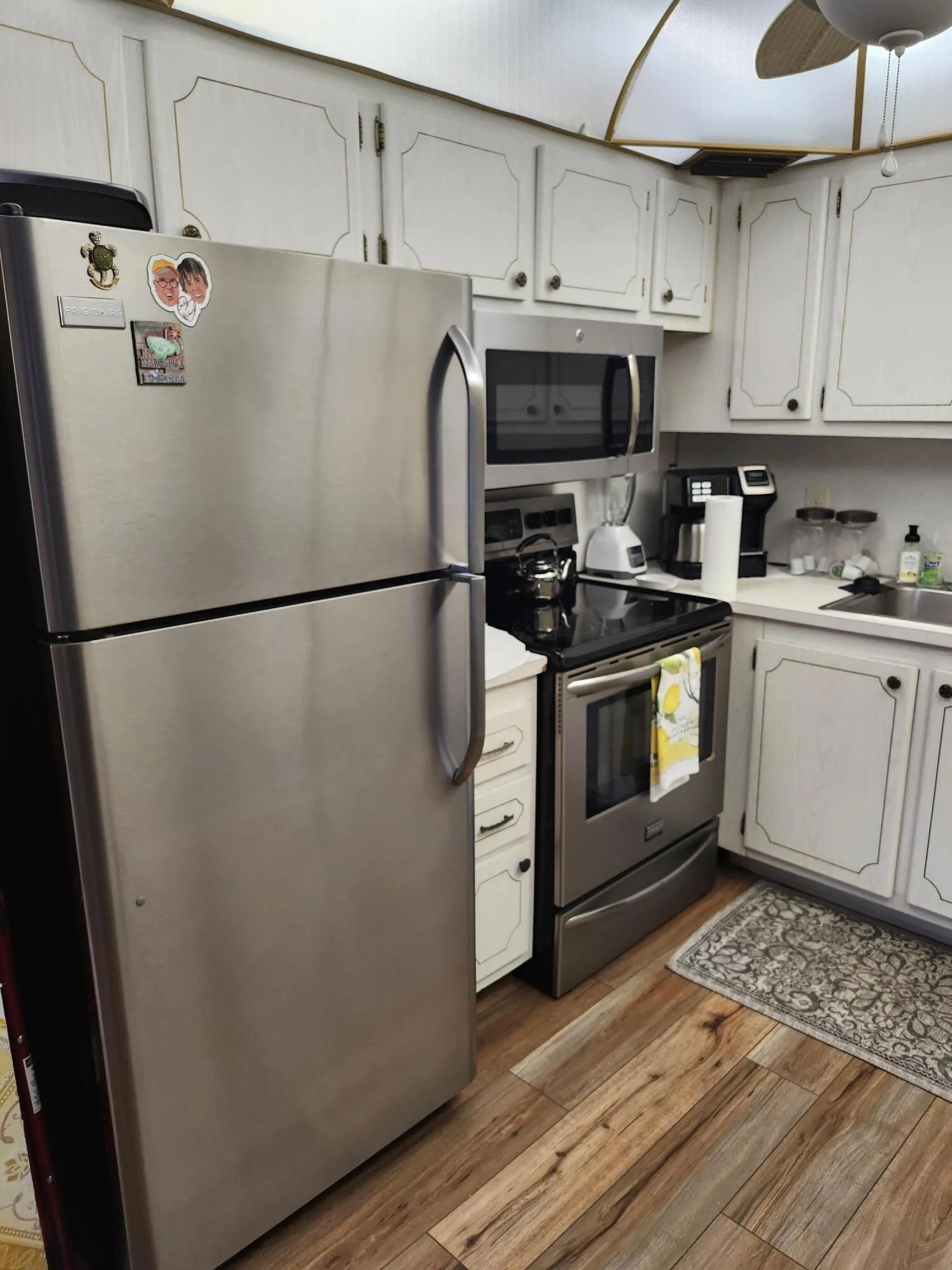 74 Newport E Deerfield kitchen
