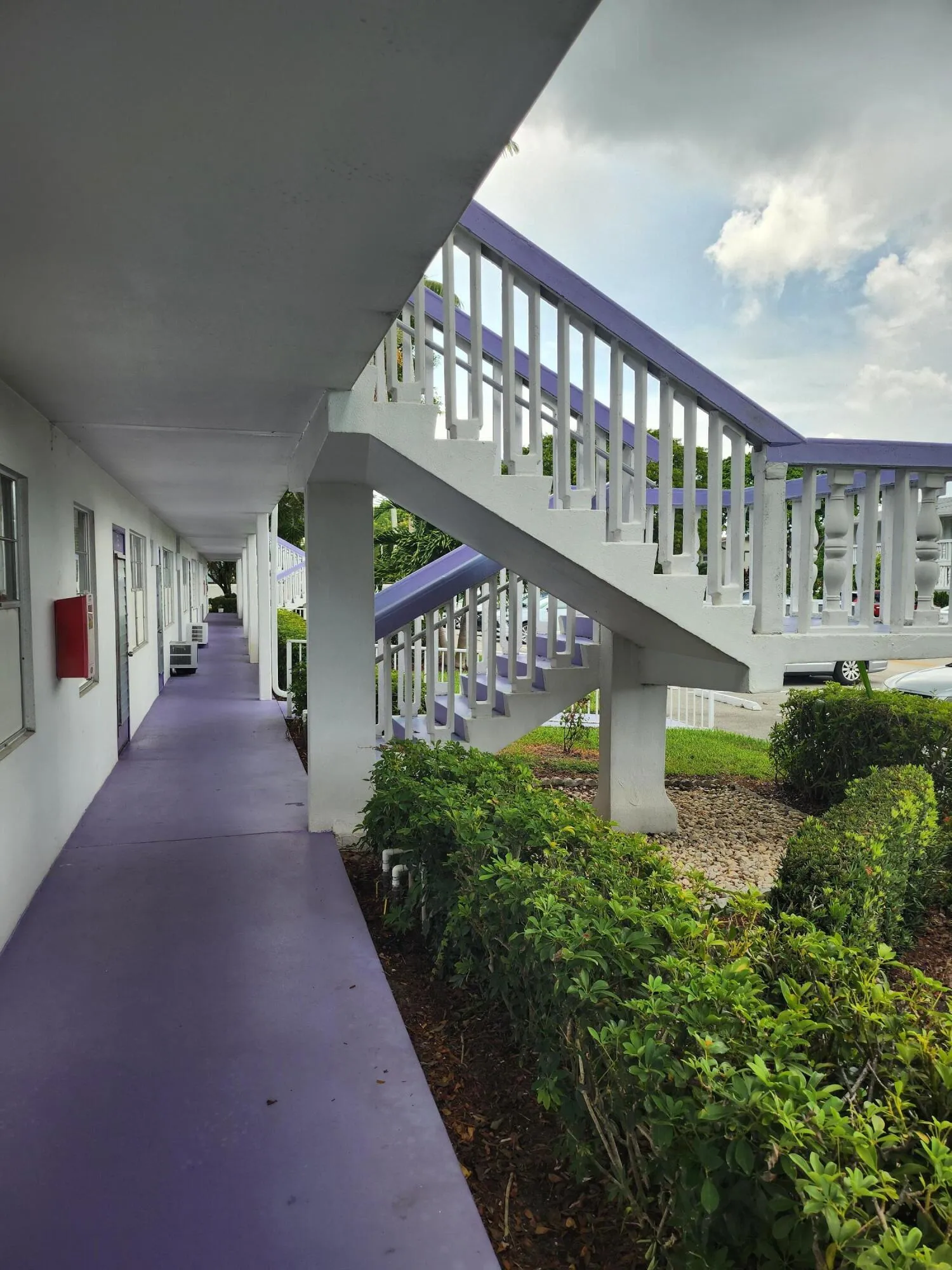 74 Newport E Deerfield front