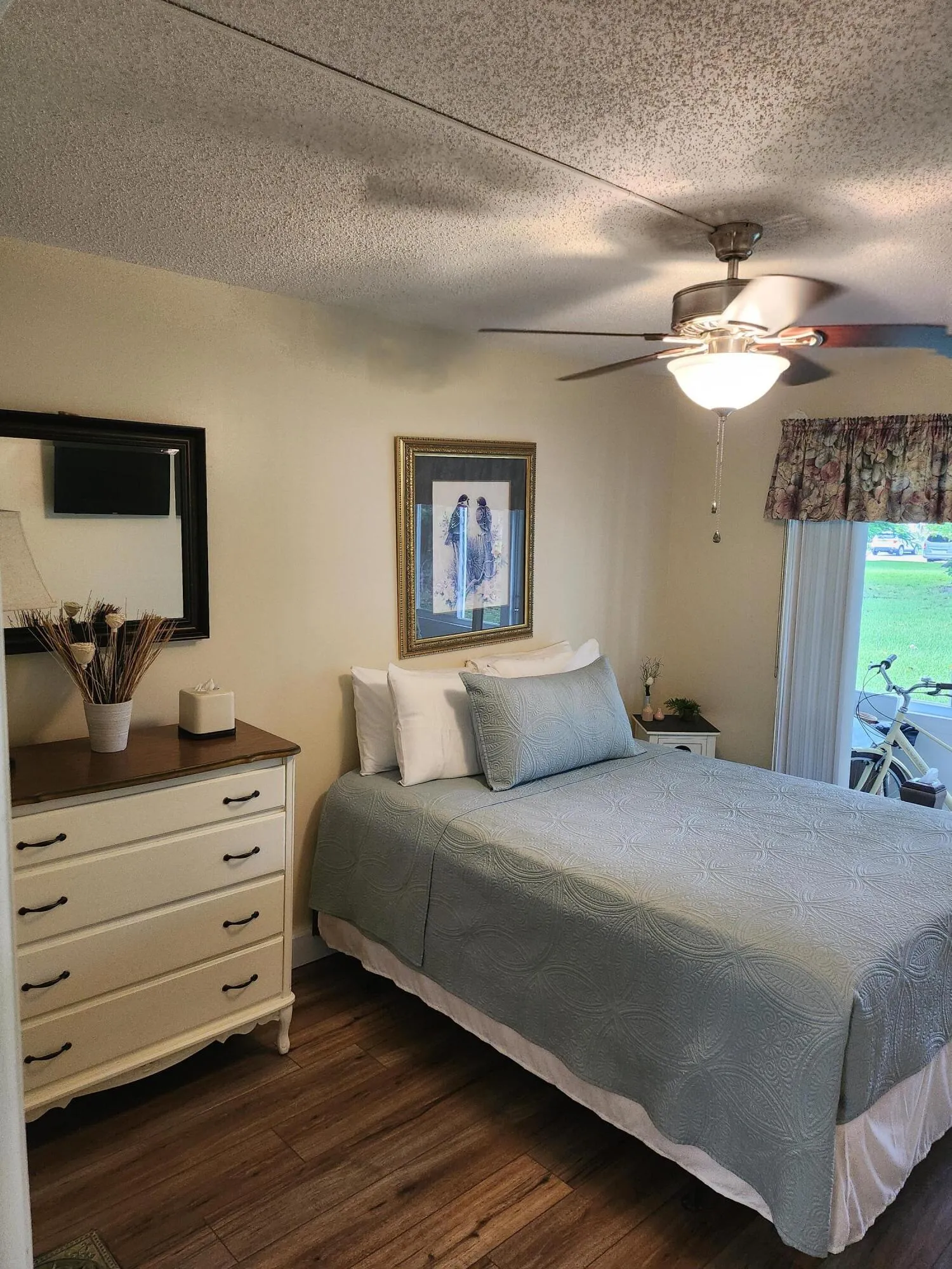 74 Newport E Deerfield 2nd bedroom5