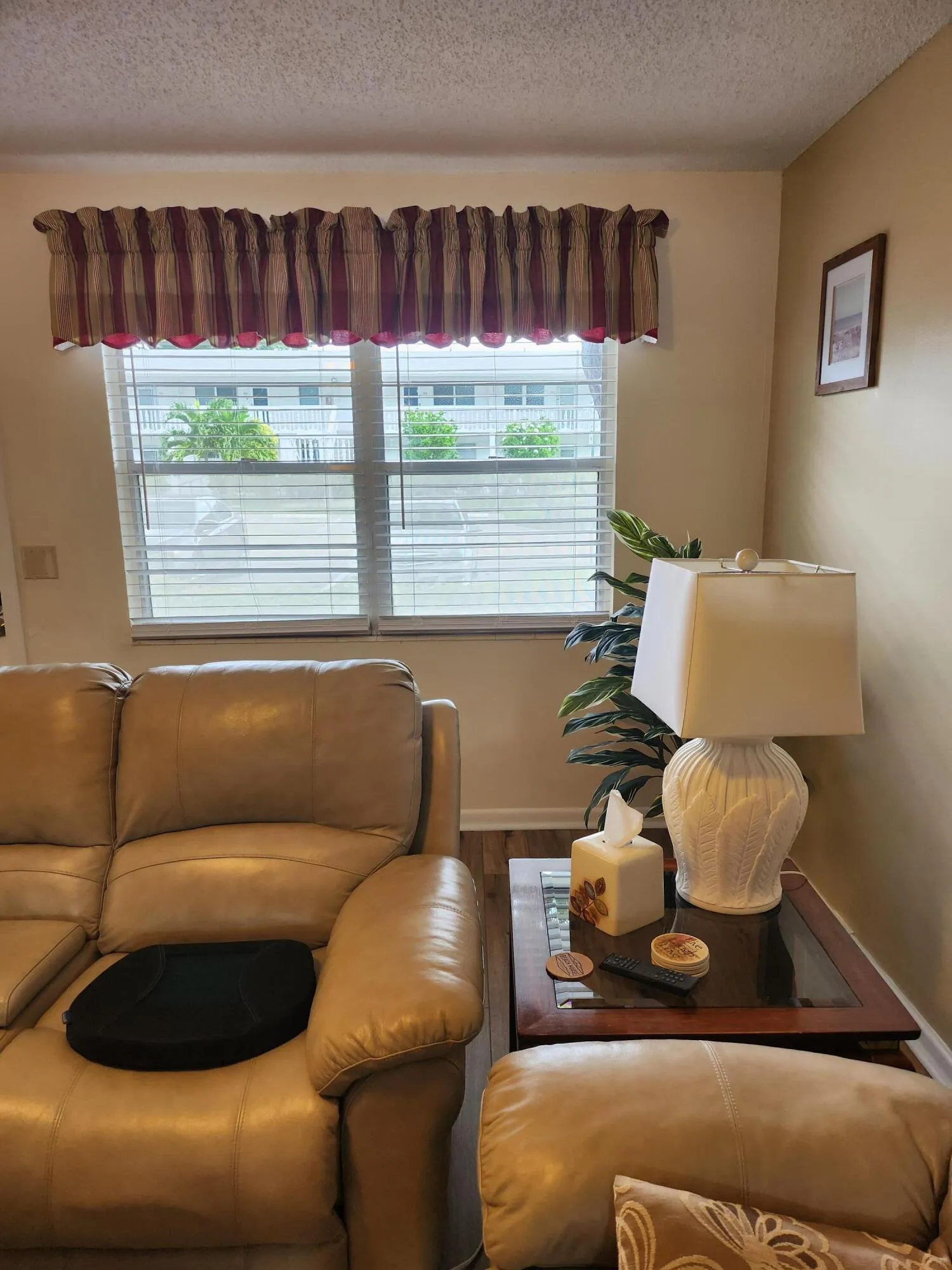 74 Newport E Deerfield couch5