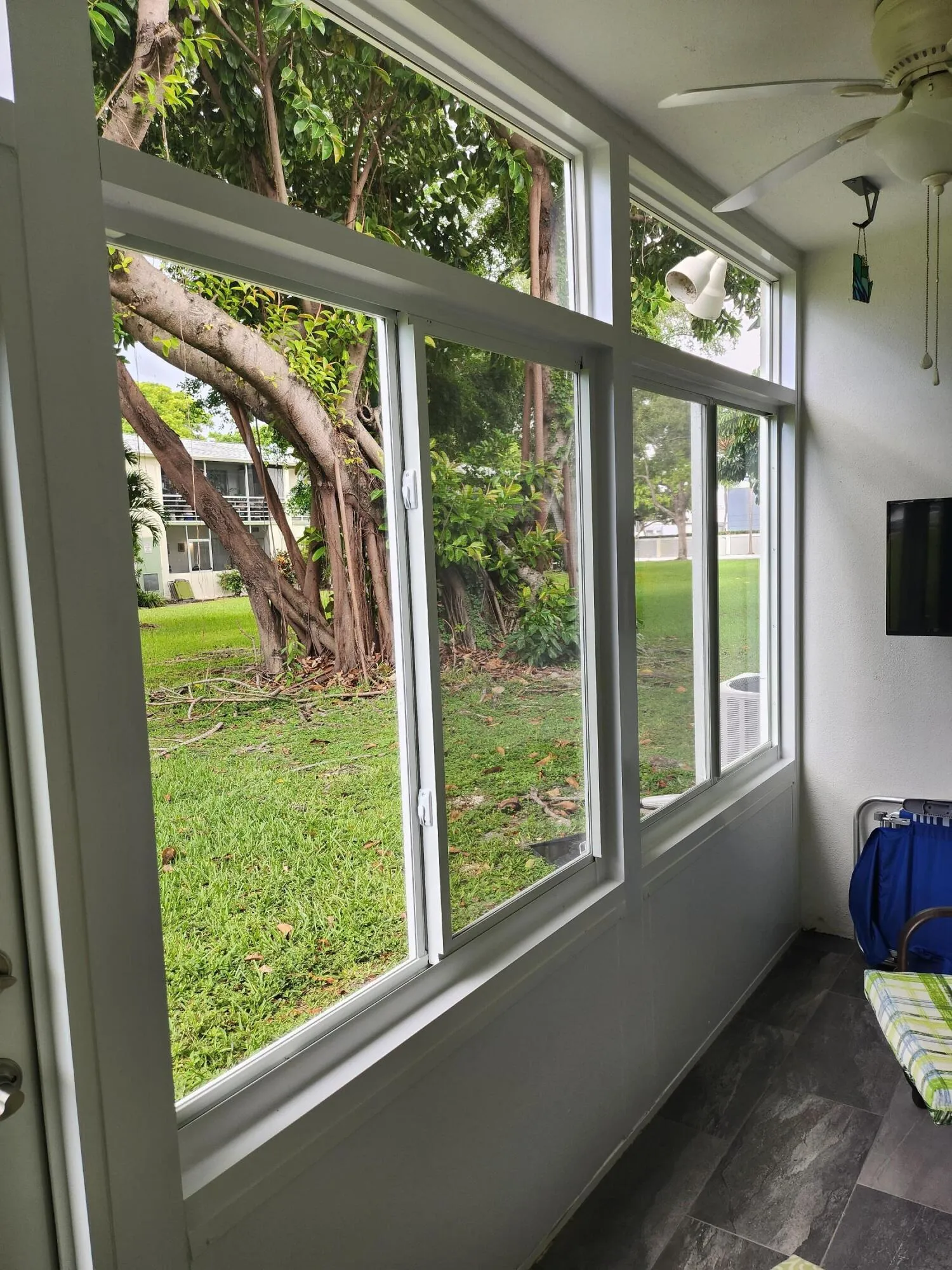 74 Newport E Deerfield outside patio5
