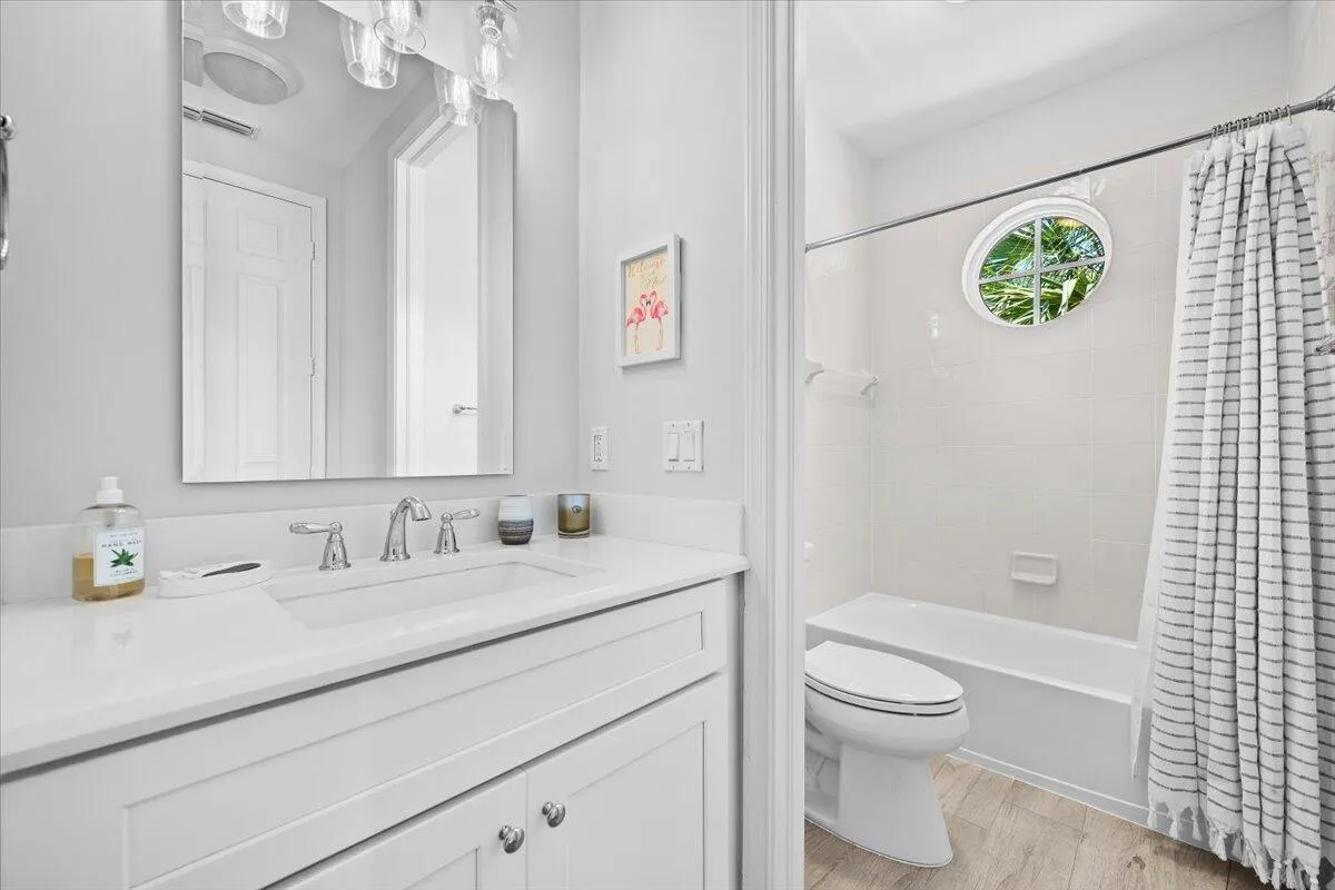 2nd Bathroom