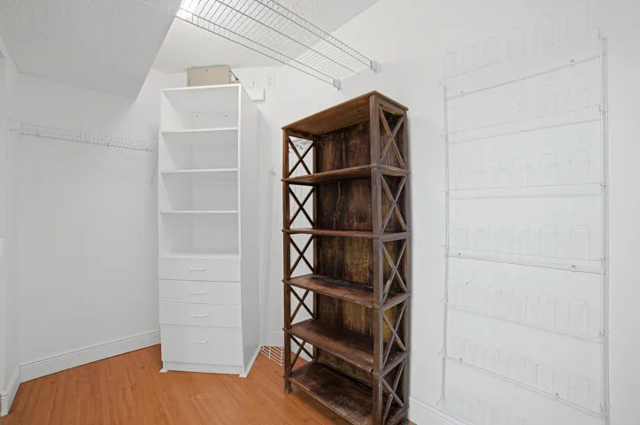 Bedroom2-Closet