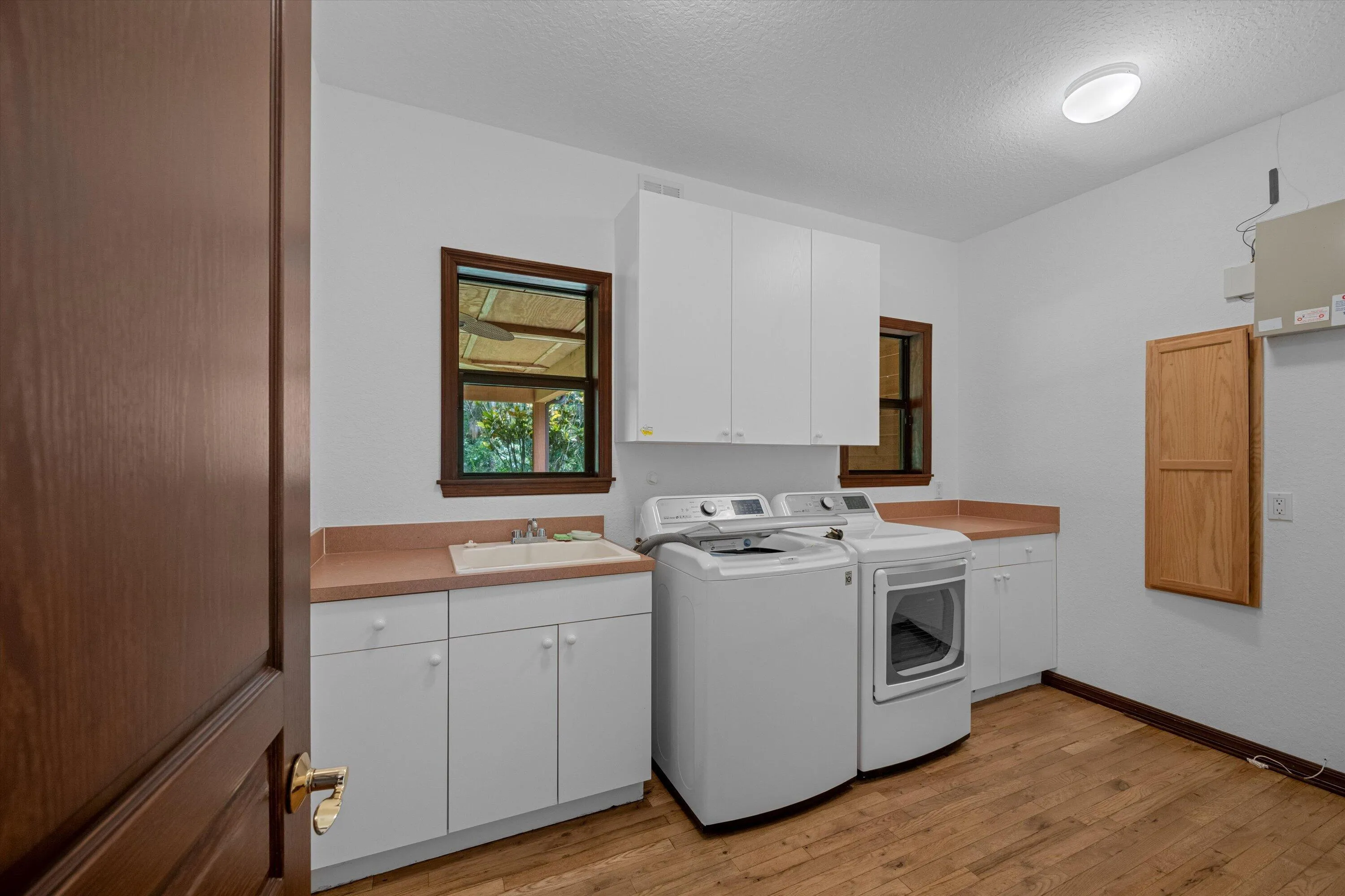 Laundry Room W/ Sink