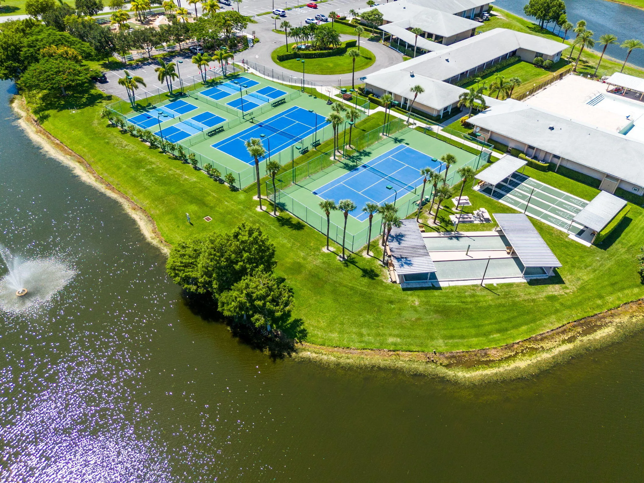 Club House & Amenities