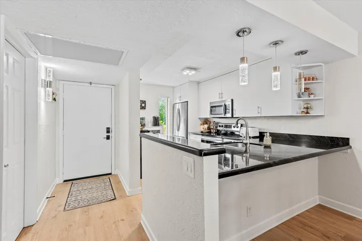 Foyer/Kitchen