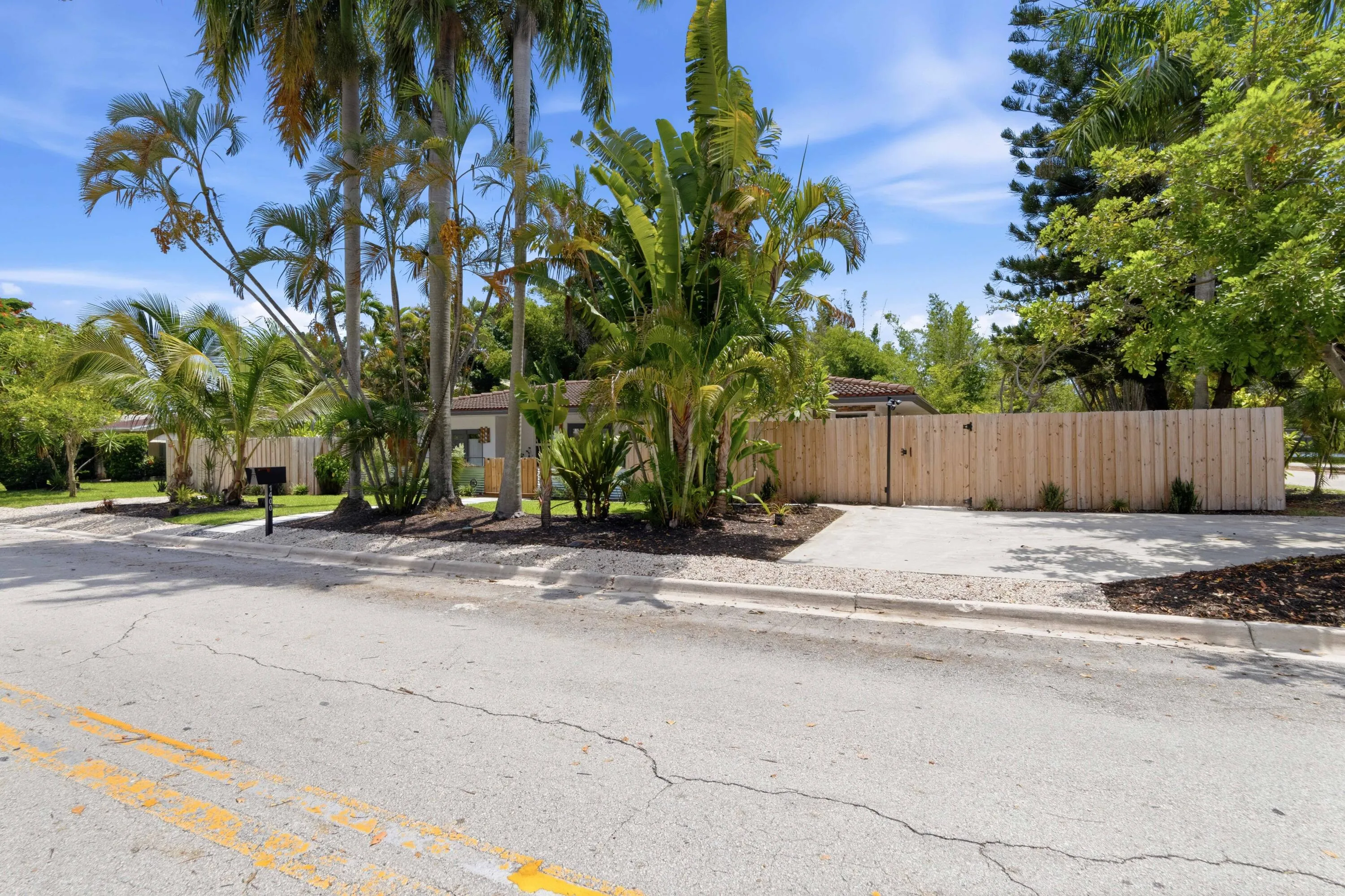 1400 NE 17th Ave_002
