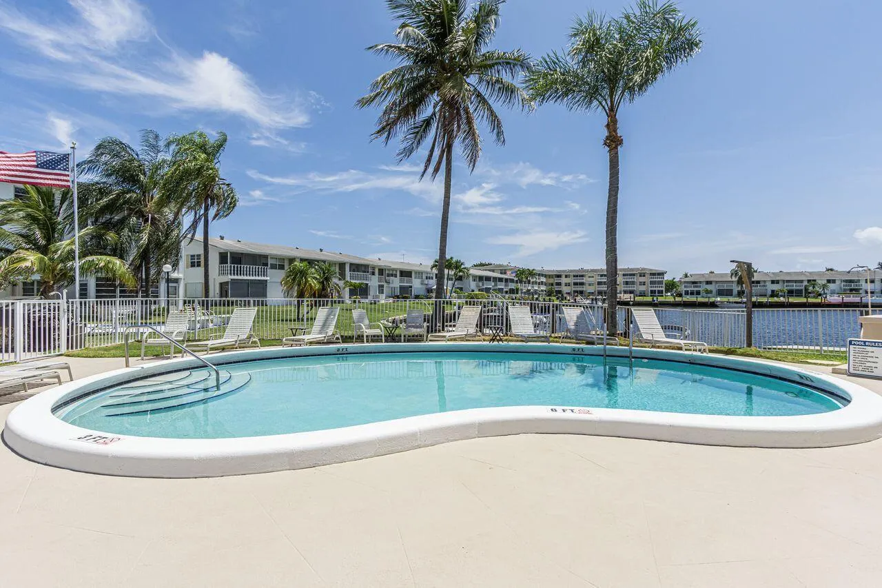 lakeshore pool