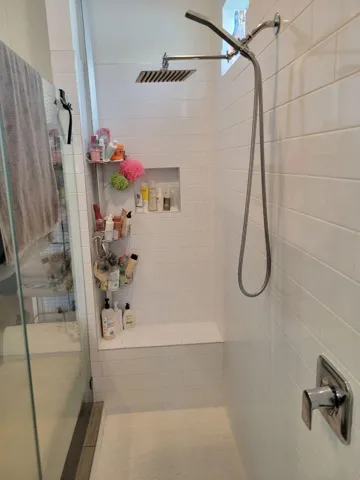 19771 RUGGED TRUNK MASTER BATH SHOWER