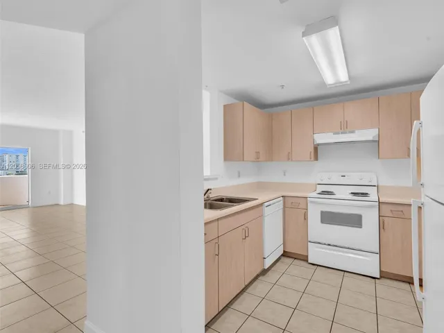 Douglas Grand Condo FOR SALE 50 MENORES AVE APT 518 CORAL GABLES, FL 33134