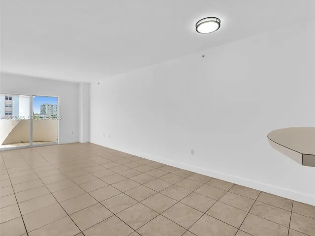 Douglas Grand Condo FOR SALE 50 MENORES AVE APT 518 CORAL GABLES, FL 33134