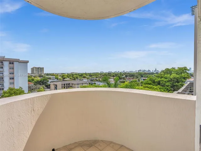 Douglas Grand Condo FOR SALE 50 MENORES AVE APT 518 CORAL GABLES, FL 33134