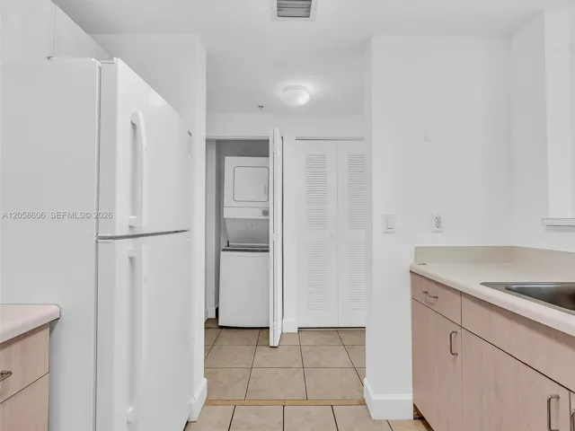 Douglas Grand Condo FOR SALE 50 MENORES AVE APT 518 CORAL GABLES, FL 33134