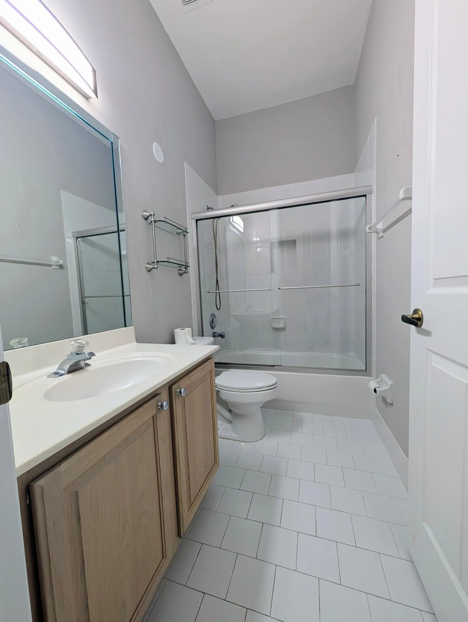 2nd Bathroom