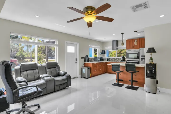 1218 SW Second Ave Pompano Beach - 6