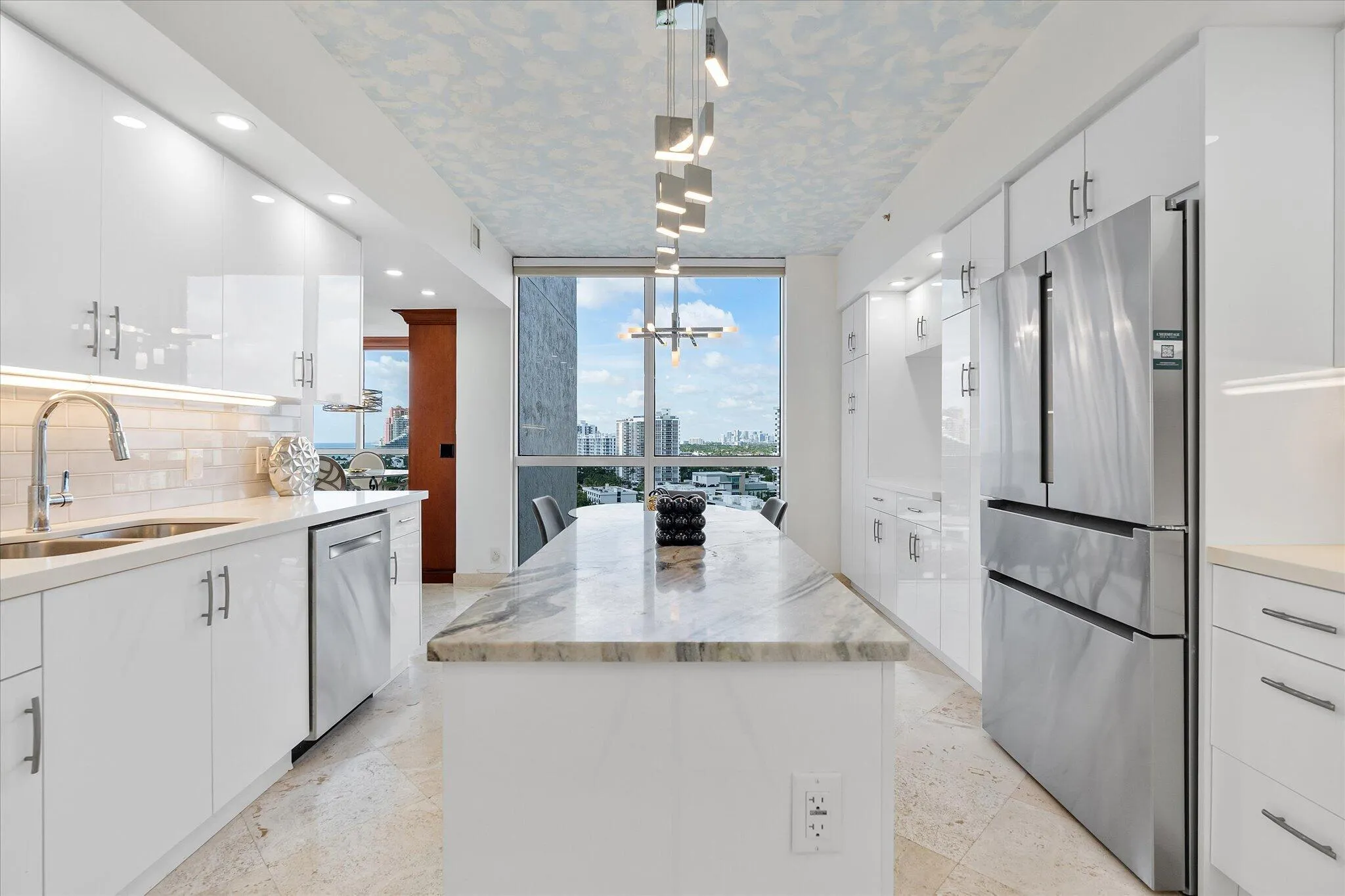 16-3100 N Ocean Blvd apt 1210_023
