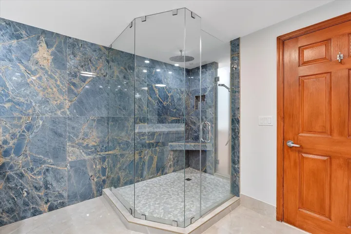 25-3100 N Ocean Blvd apt 1210_048